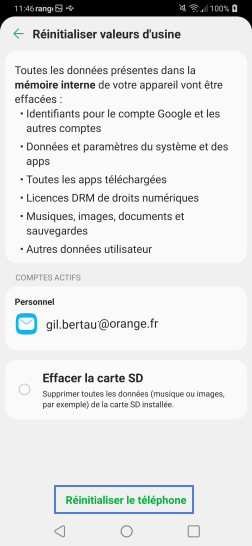 Étape 5 : Cochez Effacer la SD card si vous le souhaitez.Toutes les données sur la carte mémoire seront supprimées.Cliquez sur RÉINITIALISER LE TÉLÉPHONE.