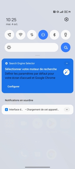 Étape 3 : Les connexions de données sont désactivées.l’icône de technologie réseau a disparu. Seul reste celui indiquant la puissance du signal réseau.Pour (ré)activer les données mobiles, refaites cette manipulation.