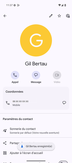 Étape 5 : La fiche contact est créée.Sélectionnez la touche retour.Nous comprenons que chaque contact compte, c'est pourquoi nous vous guidons à chaque étape pour vous assurer que vous restez connecté avec ceux qui vous sont chers.