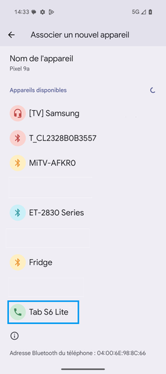 Étape 5 : Le mobile recherche les différents appareils Bluetooth dans son périmètre.Cliquez sur le périphérique à associer.