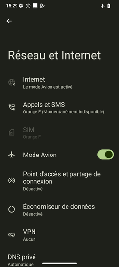 Étape 5 : Le Mode Avion est activé (un pictogramme avion apparaît à la place de celui du réseau).pour désactiver la fonction, renouveler la manipulation.Nous sommes là pour vous aider à maîtriser votre mobile et à profiter de chaque fonctionnalité en toute sérénité.