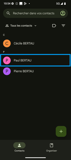 Étape 3 : Maintenez une pression sur celui que vous voulez supprimer.