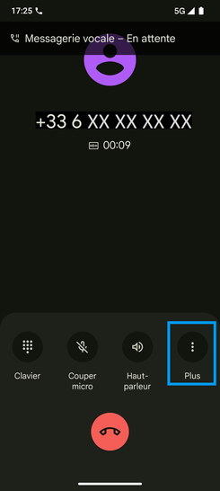 Étape 3 : Vous êtes en communication avec le second correspondant.Pour gérez les communications, sélectionnez Plus.