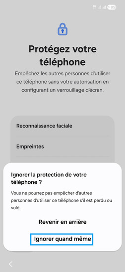 Étape 12 : Confirmez avec Ignorer quand même.L'écran affiche ensuite successivement Préparation de votre téléphone..., Veuillez patienter....deux nouveaux écrans proposent la création d'un compte Samsung. Dans le cadre de notre démonstration, allez sur Vous avez oublié votre mot de passe ou vous n'avez pas de compte.