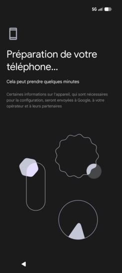 Étape 6 : Patientez pendant la préparation du téléphone.