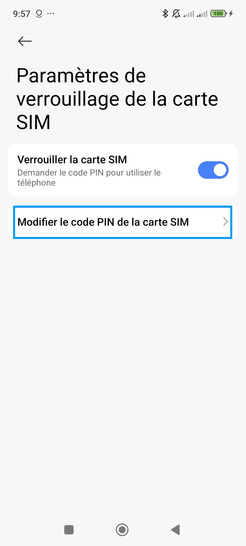 Étape 5 : Sélectionnez Modifier le code PIN de la carte SIM.Saisissez le PIN actuel et validez avec OK, composez-en un nouveau, validez-le avec OK, puis confirmez- le et terminez avec OK.