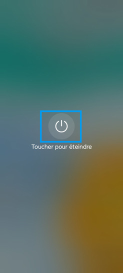 Étape 3 : À nouveau, confirmez avec Éteindre.Le mobile vibre, puis s’éteint.Nous espérons que ces instructions vous seront utiles pour éteindre votre appareil en toute tranquillité. Chez Orange, nous sommes engagés à rendre chaque étape de votre expérience aussi fluide que possible.