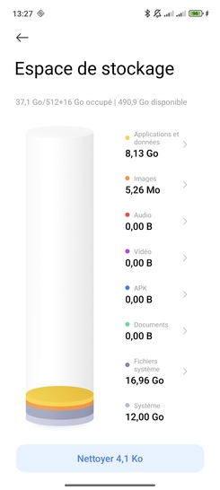 Étape 4 : Visualisez les informations sur le Stockage.Le mobile affiche la/les capacité(s) de mémoire restante sur le mobile et de la carte mémoire (si compatible et installée).Pour avoir plus de détails, sélectionnez une rubrique.Nous sommes là pour vous assurer que vous puissiez gérer vos données en toute tranquillité.