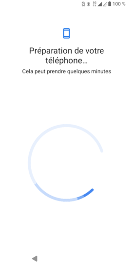 Étape 9 : Patientez pendant la Préparation de votre téléphone.